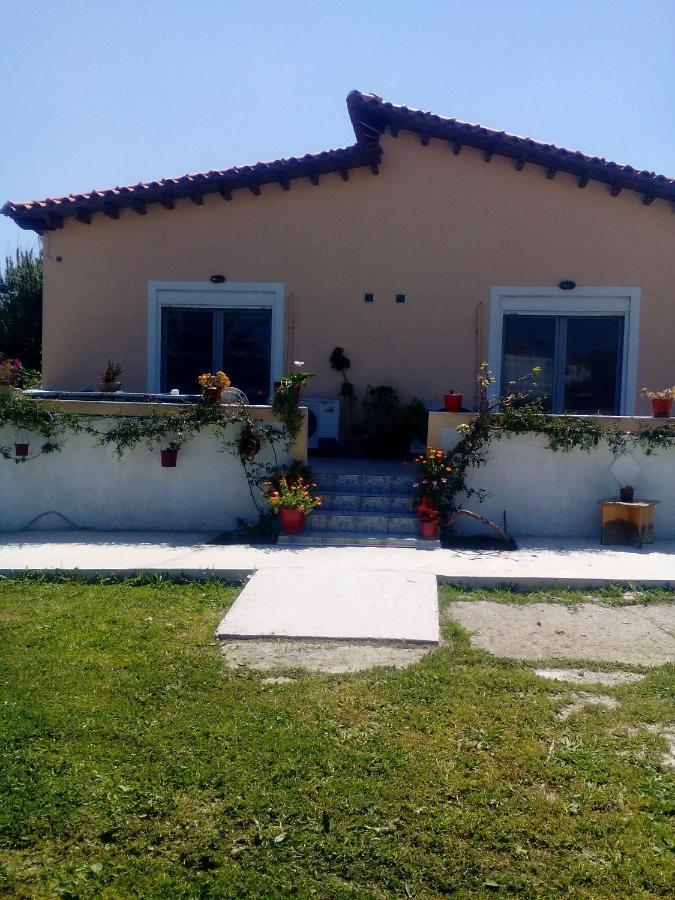 Studios Στουσ Πυργουσ Θερμησ Mytilíni 外观 照片